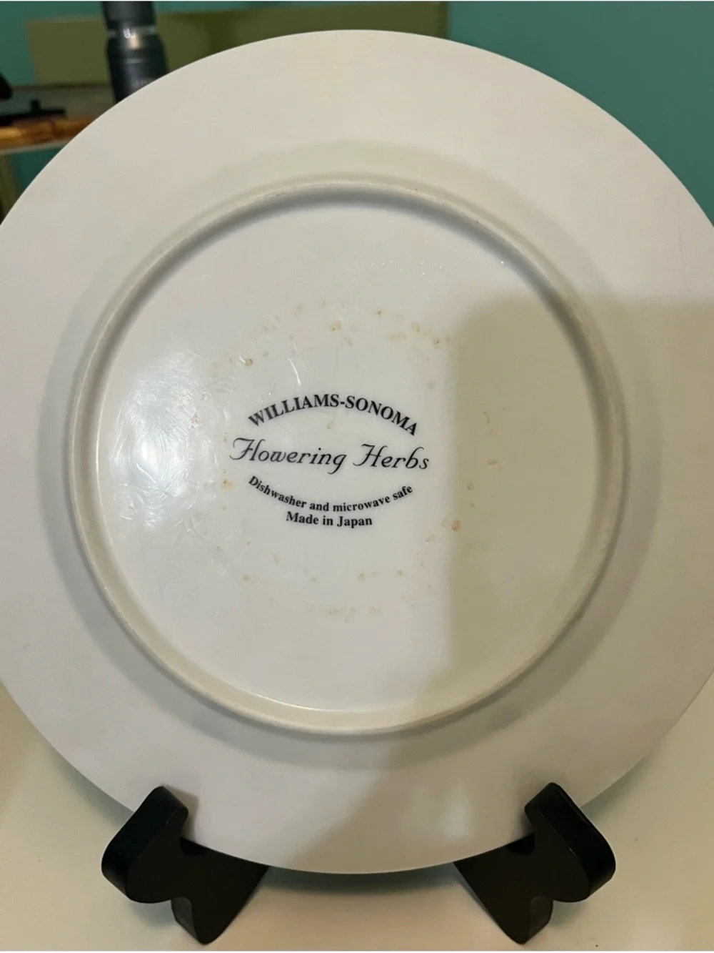 Williams Sonoma Yellow Rim Flowering Herb Salad Plate 8 1/4”
